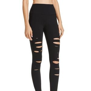 Alo yoga Black Ripped Warrior legging XS